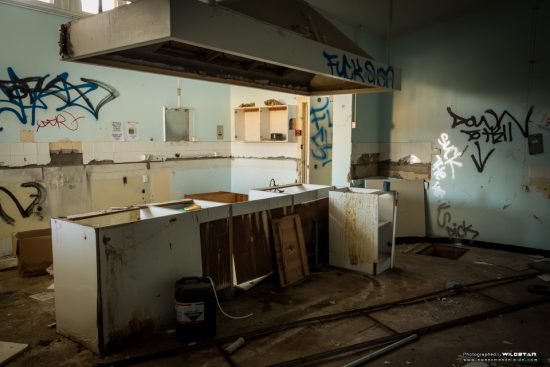 Urban Exploring Bats Palace — Awesome Adelaide