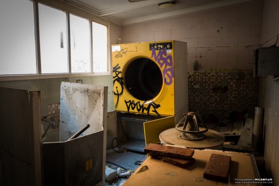 Urban Exploring Bats Palace — Awesome Adelaide